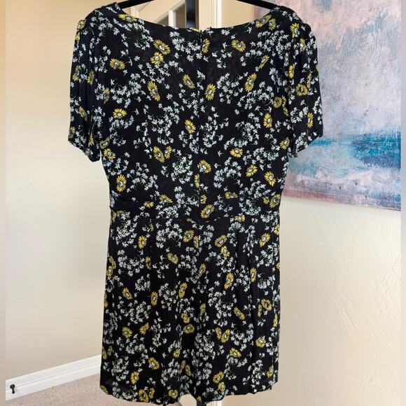 Free People Jinx Tie Front Romper Dress Black Sunflower Floral Women’s Size 8 - Picture 6 of 8